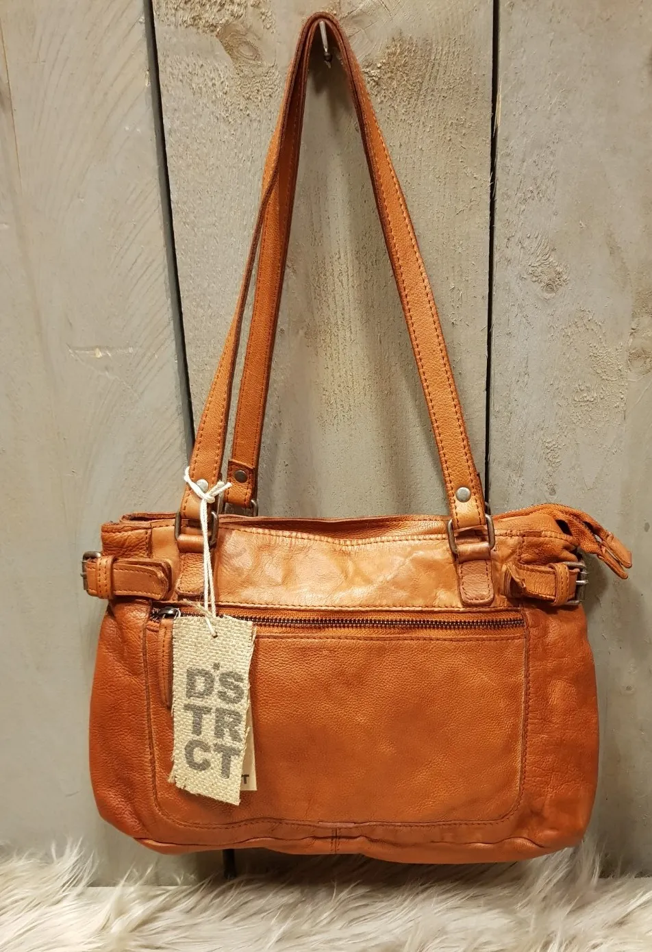 DSTRCT Schoudertas Harrington Road  354630 – Cognac