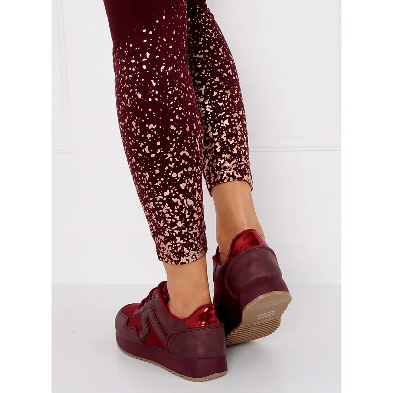 KB091 WIJNRODE BORDEAUXRODE SPORTSCHOENEN ROOD