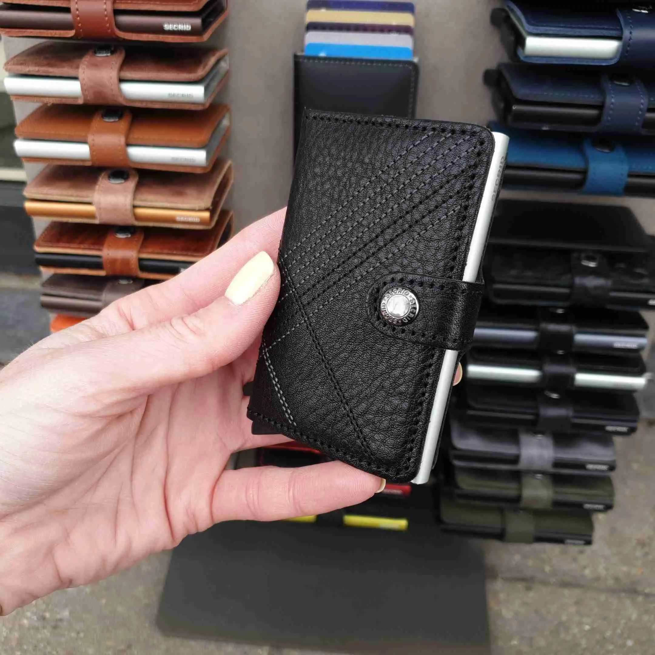 Secrid Miniwallet Stitch Linea Black